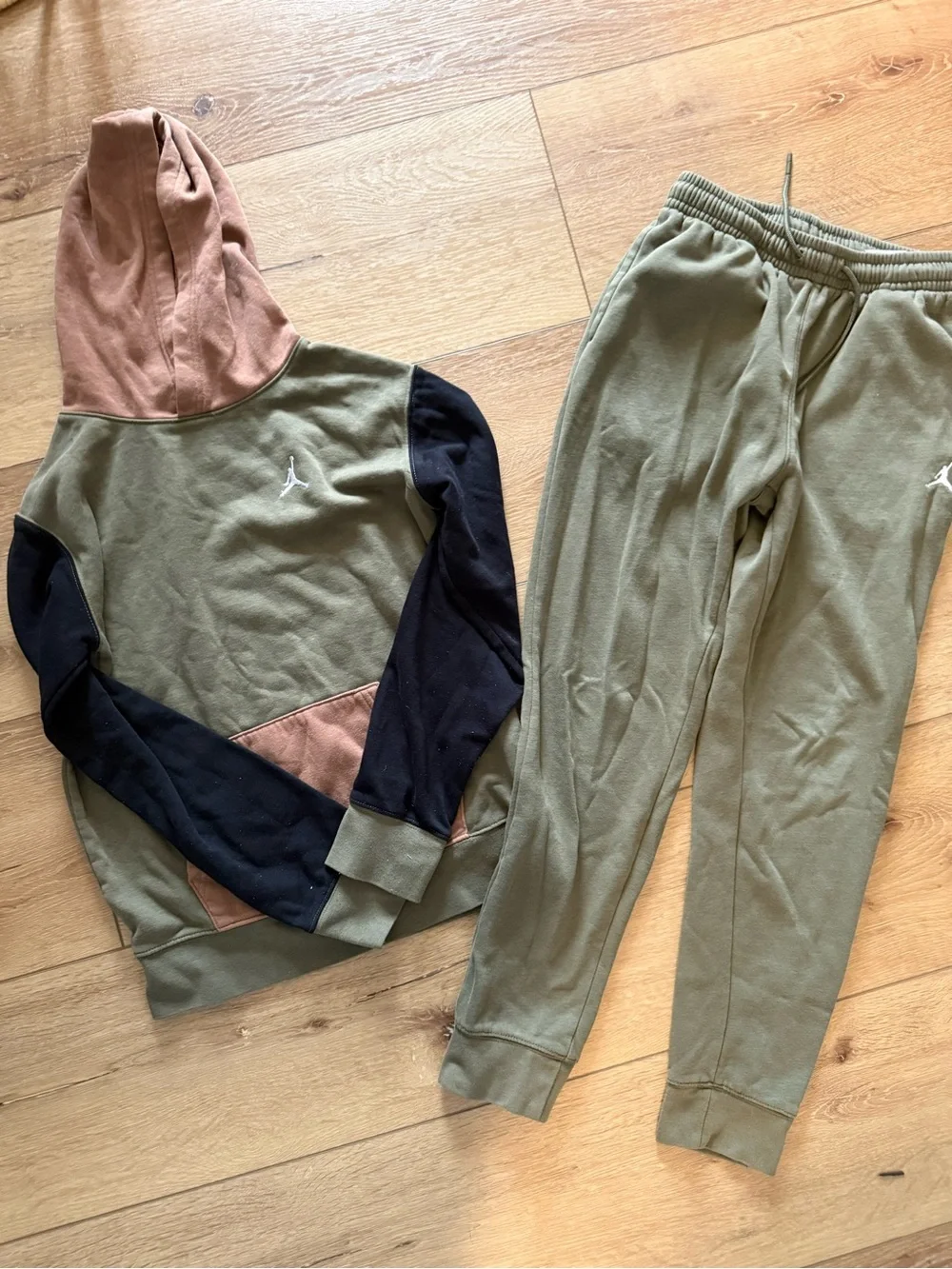Jordan Kids Olive & Rust Colorblock Hoodie Sweatpants Set